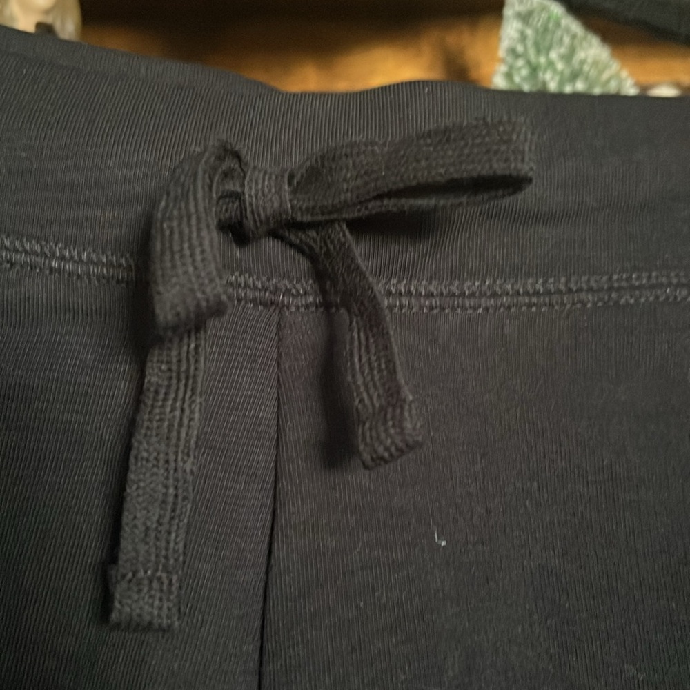 OLD NAVY Solid Black Sweatshirt Fabric Tie Waist 4” High Rise Shorts,Sz XXL,NWT. - Picture 3 of 7